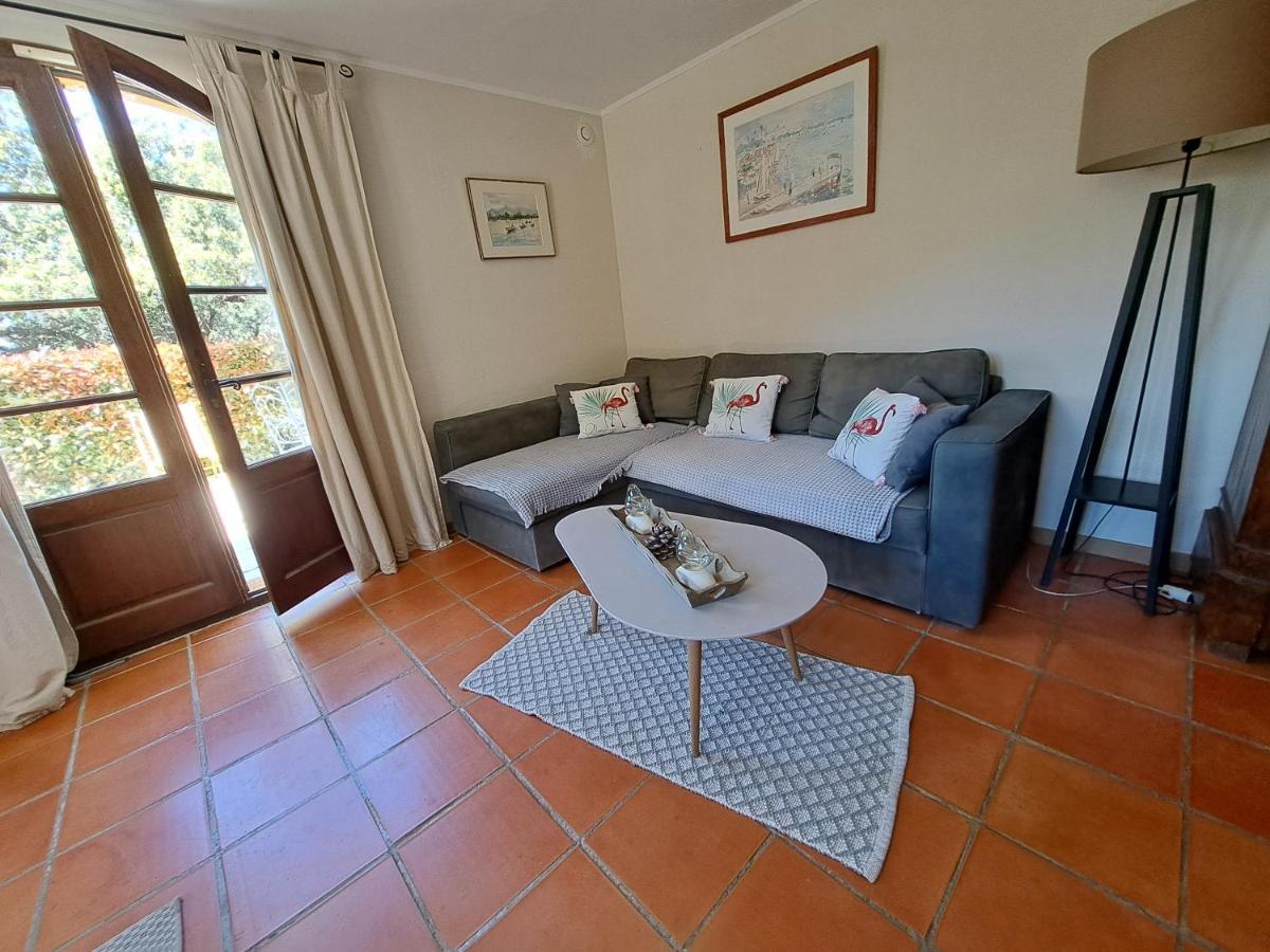 Rez De Jardin Villa Presqu'Ile De Giens Hyeres Bagian luar foto